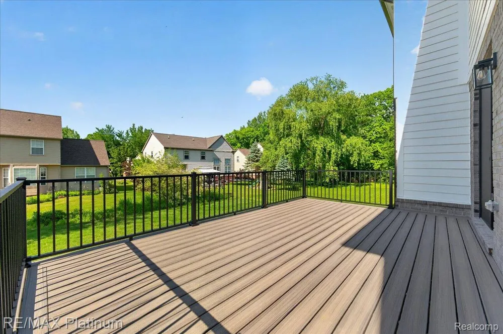 2 Key West Way Orion Charter Township, MI 48360