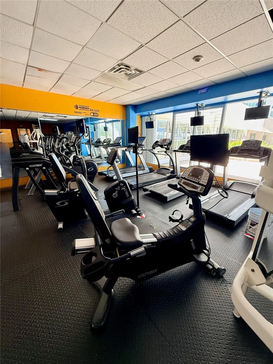 5858 Isla Veede ISLA VERDE AVENUE #911 Carolina, PR 00979