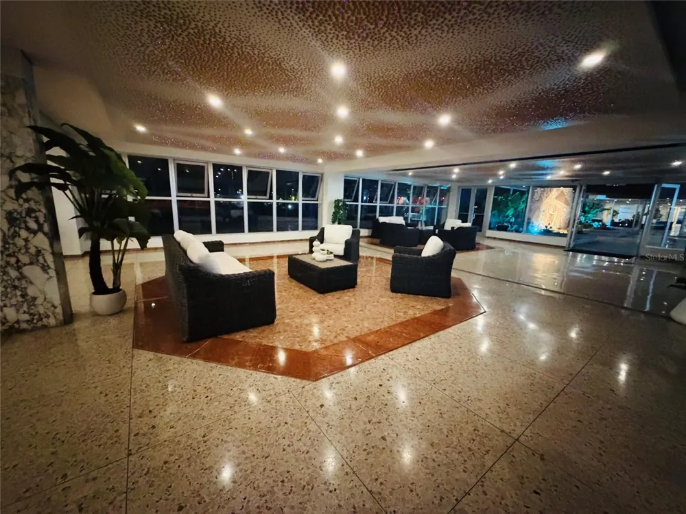 5858 Isla Veede ISLA VERDE AVENUE #911 Carolina, PR 00979