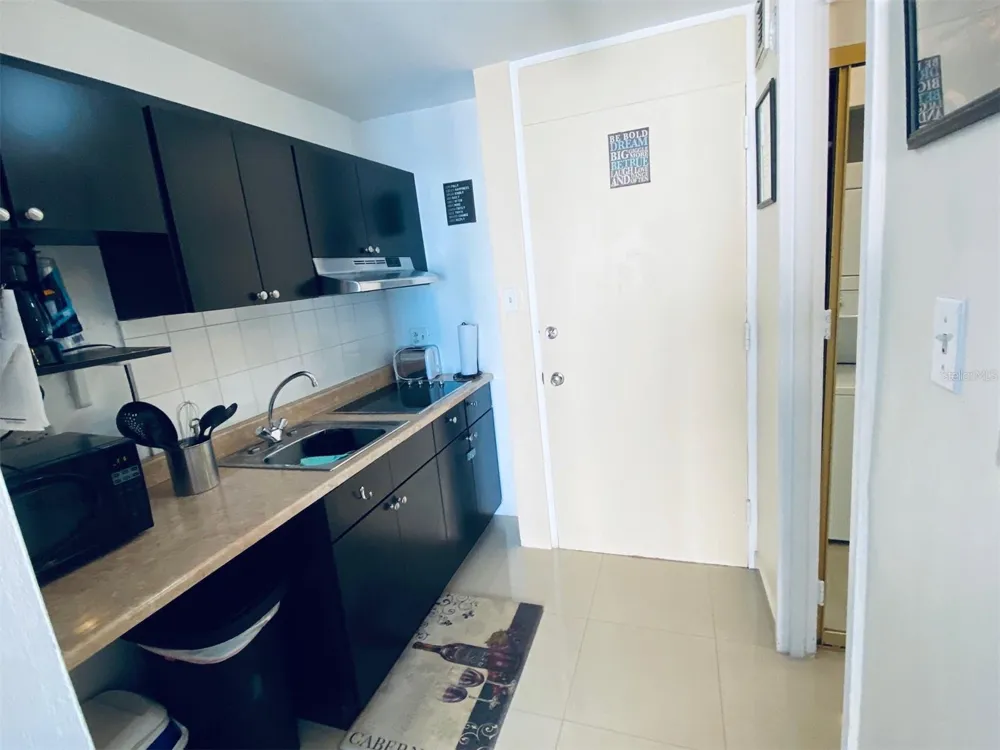 5858 Isla Veede ISLA VERDE AVENUE #911 Carolina, PR 00979
