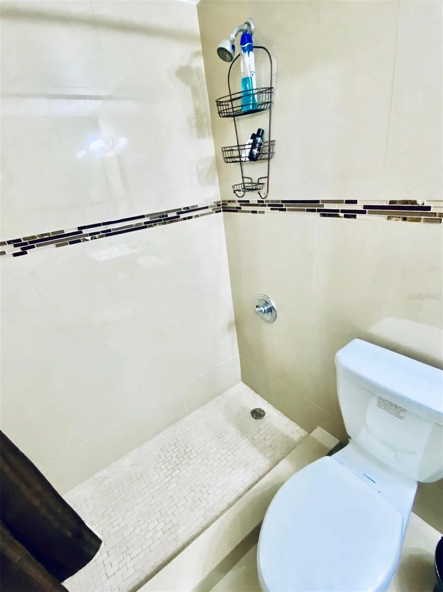 5858 Isla Veede ISLA VERDE AVENUE #911 Carolina, PR 00979
