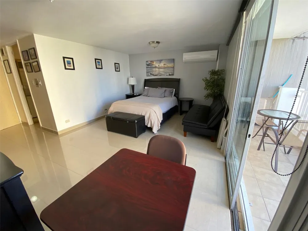 5858 Isla Veede ISLA VERDE AVENUE #911 Carolina, PR 00979