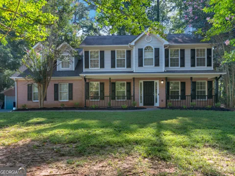 112 Crown Oaks DR