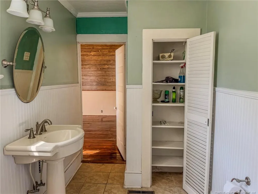 602 E Gertrude Street Fairmont, NC 28340