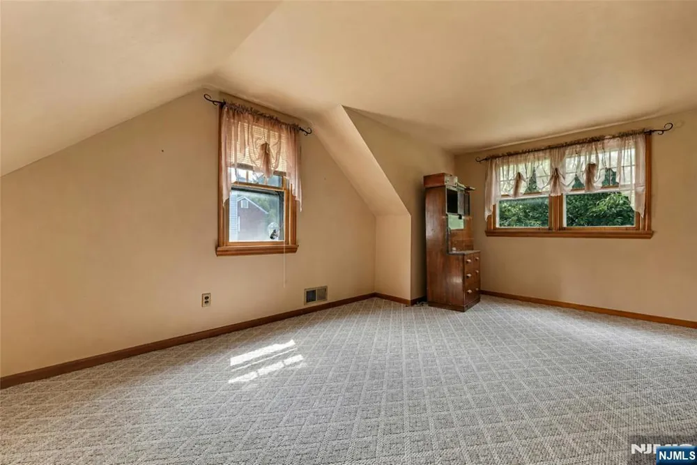 725 Millbrook Road River Edge, NJ 07661