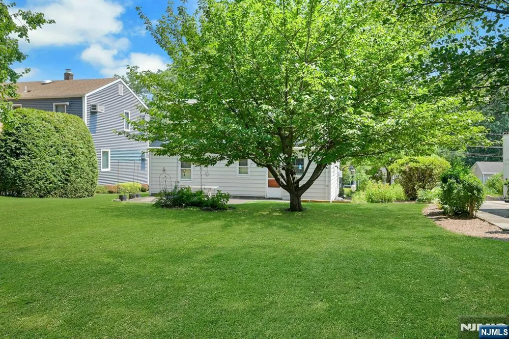 725 Millbrook Road River Edge, NJ 07661