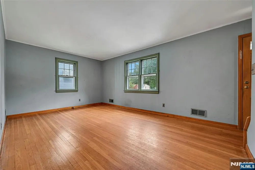 725 Millbrook Road River Edge, NJ 07661