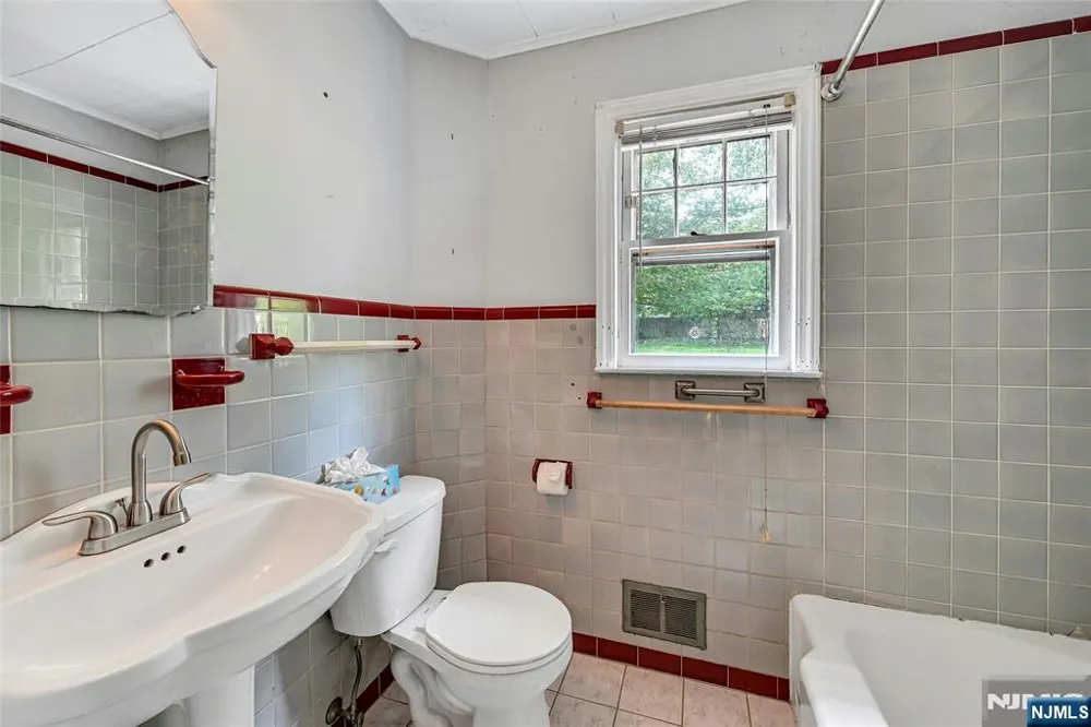 725 Millbrook Road River Edge, NJ 07661