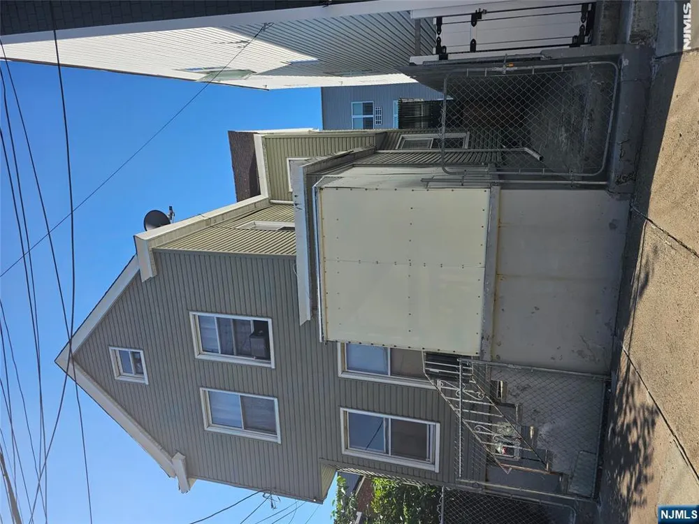 292 Governor Street Paterson, NJ 07501