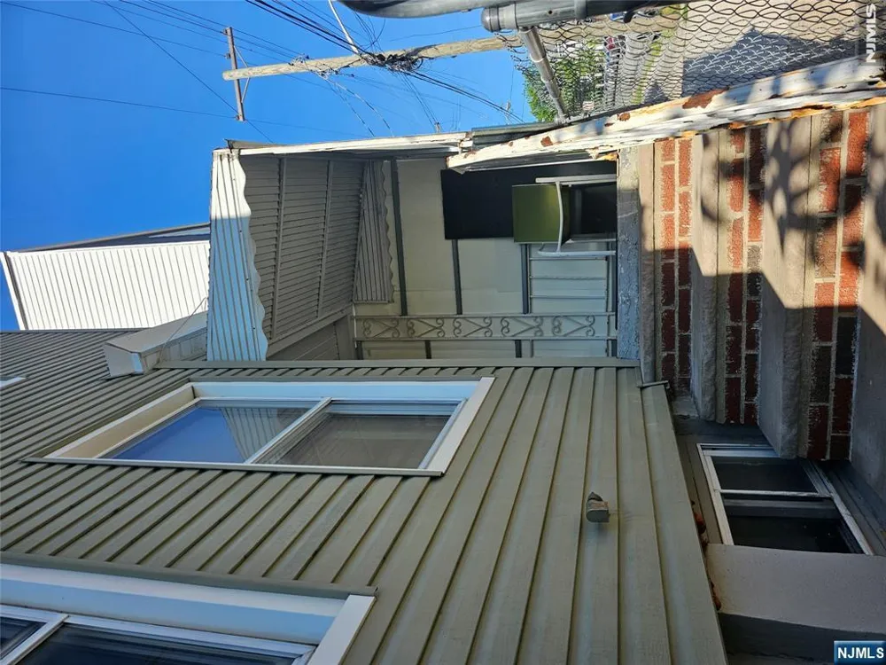 292 Governor Street Paterson, NJ 07501