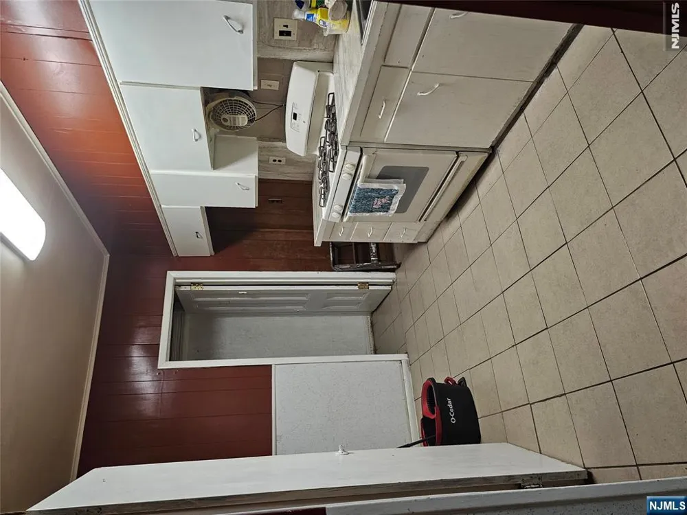 292 Governor Street Paterson, NJ 07501
