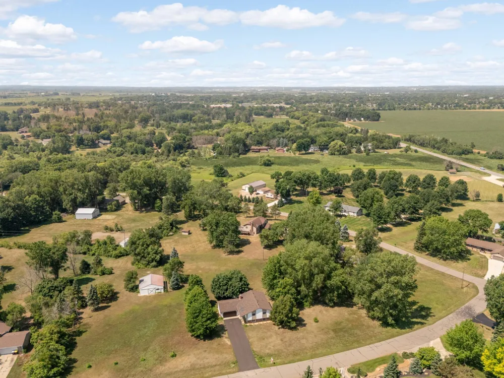 22155 Beaumont Way Farmington, MN 55024