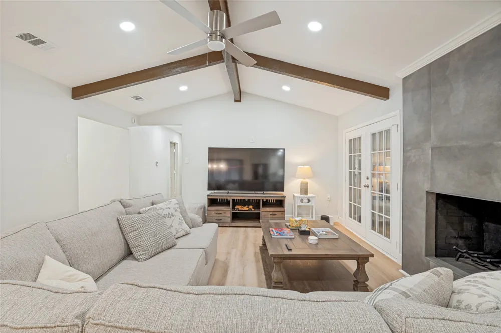 948 Briarcove Place Lancaster, TX 75146