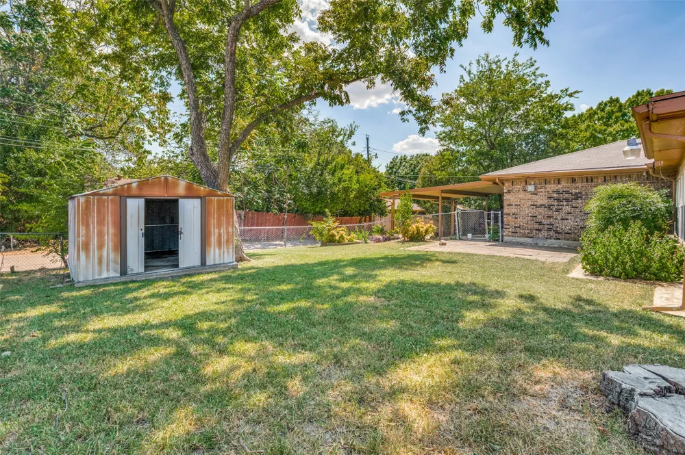 948 Briarcove Place Lancaster, TX 75146