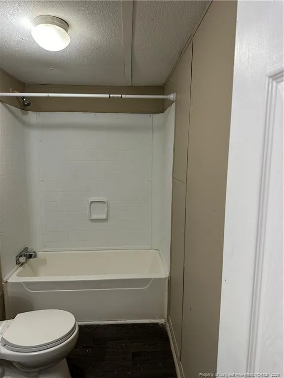 6330 Crestwood Avenue Fayetteville, NC 28304