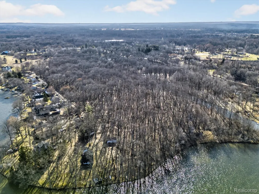 11770 Shaffer Road Springfield Charter Township, MI 48350