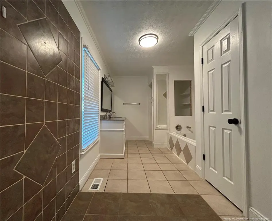 438 W Palmer Street Raeford, NC 28376