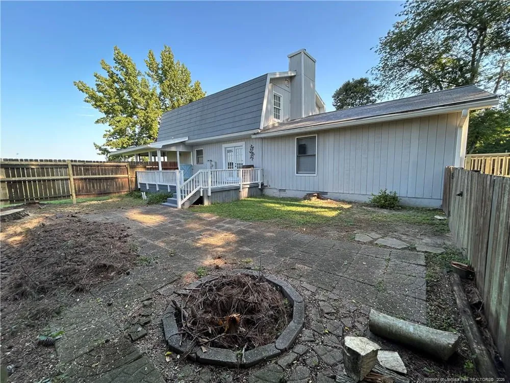 438 W Palmer Street Raeford, NC 28376