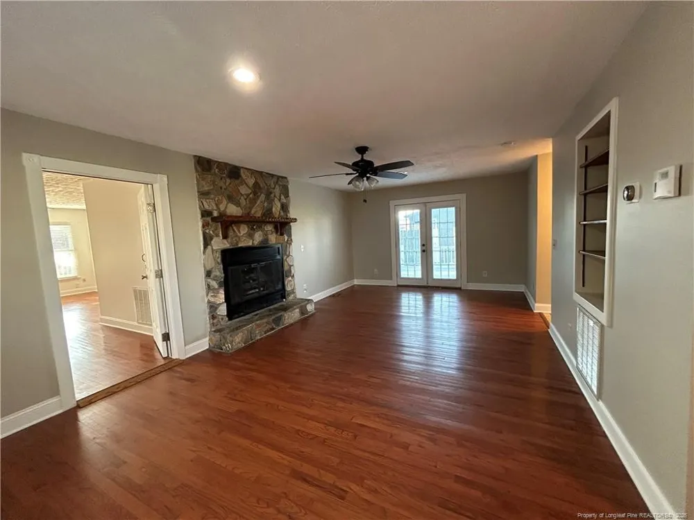 438 W Palmer Street Raeford, NC 28376