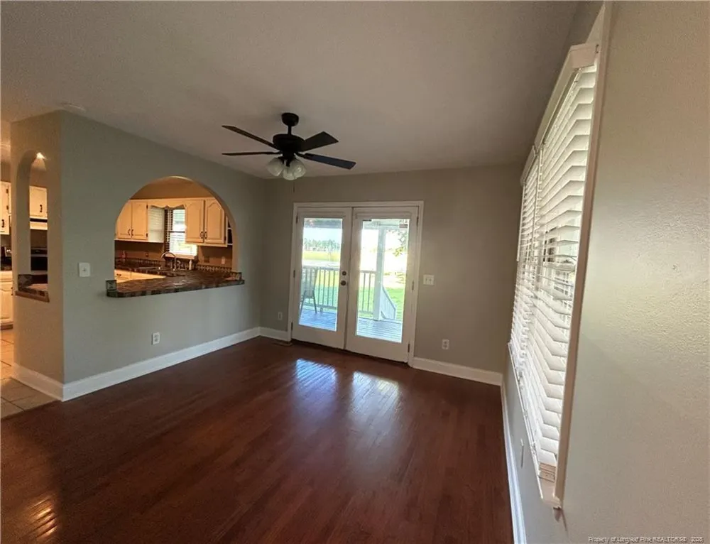 438 W Palmer Street Raeford, NC 28376