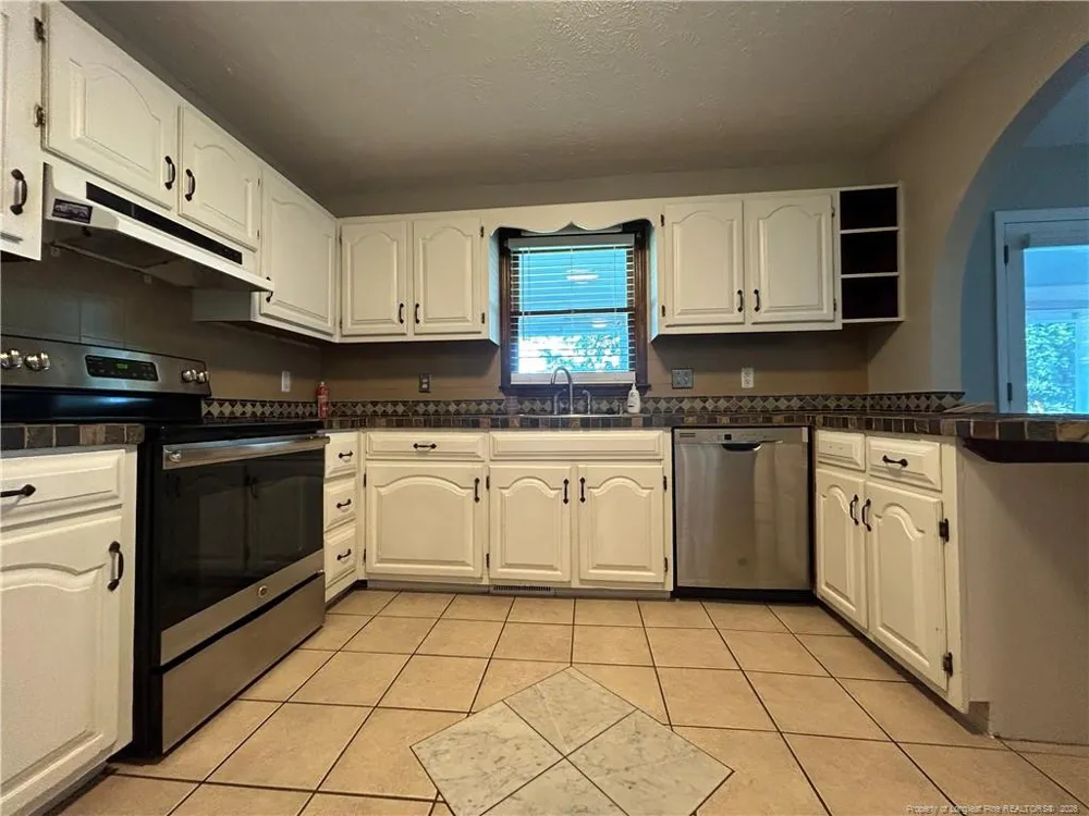 438 W Palmer Street Raeford, NC 28376