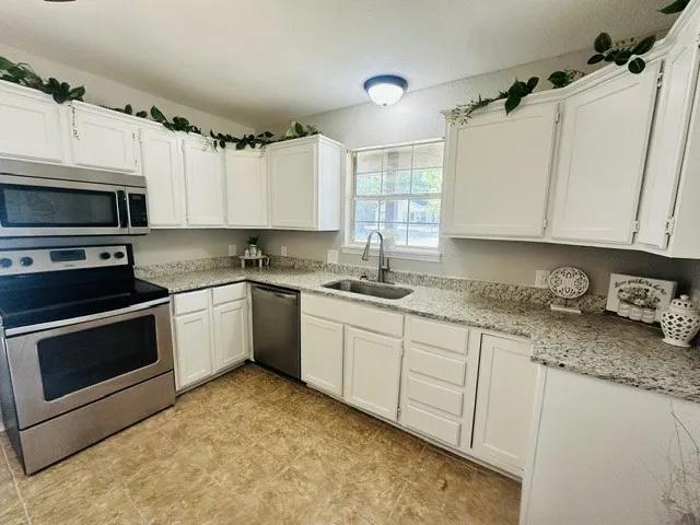 217 E Hull Street Denison, TX 75021