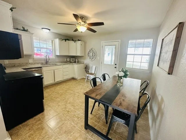 217 E Hull Street Denison, TX 75021