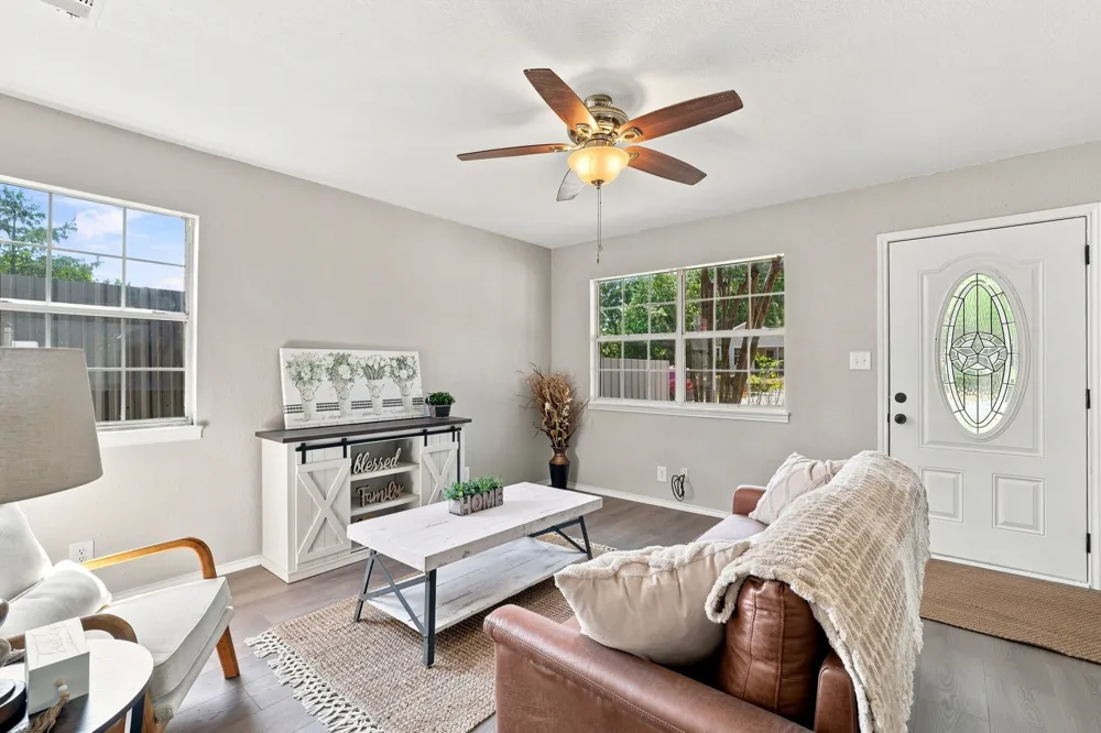 217 E Hull Street Denison, TX 75021