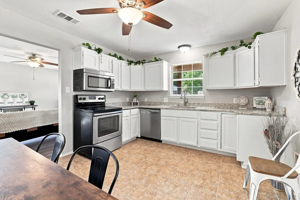 217 E Hull Street Denison, TX 75021