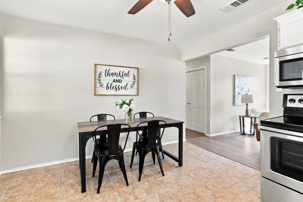 217 E Hull Street Denison, TX 75021