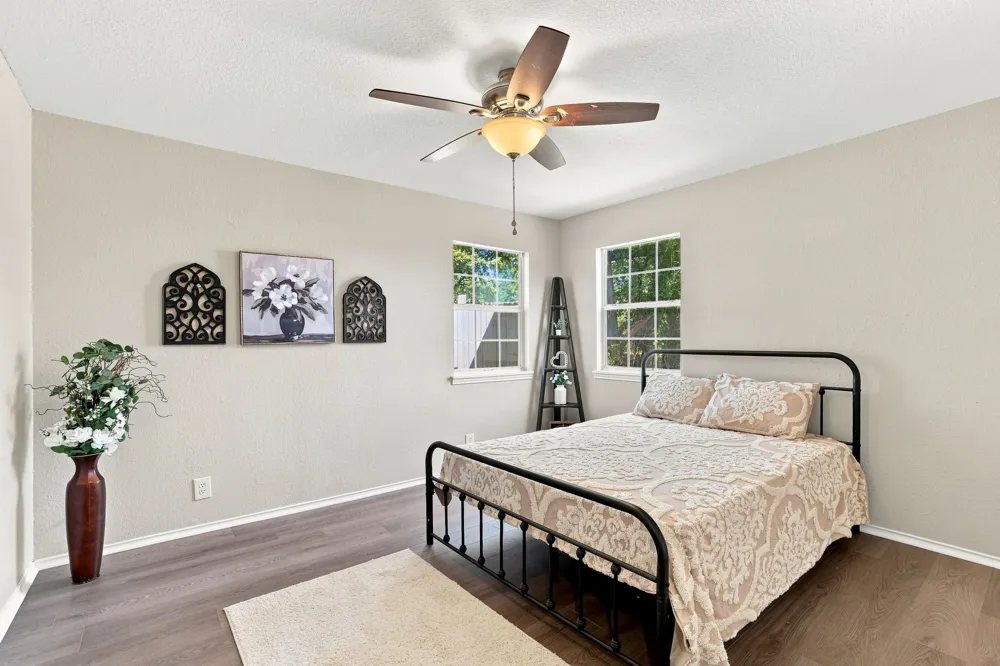217 E Hull Street Denison, TX 75021