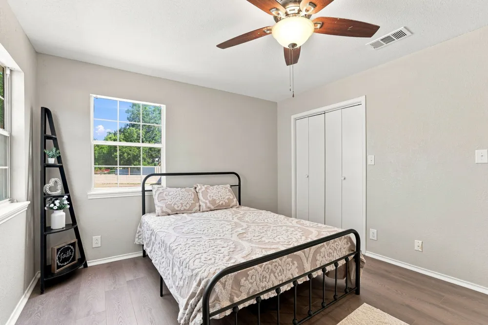 217 E Hull Street Denison, TX 75021