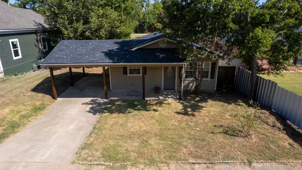 217 E Hull Street Denison, TX 75021