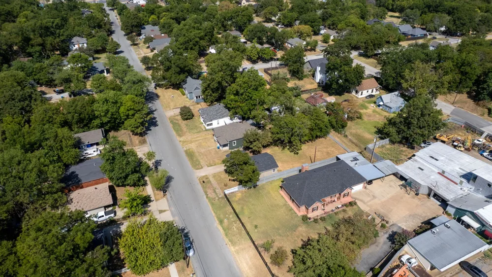 217 E Hull Street Denison, TX 75021