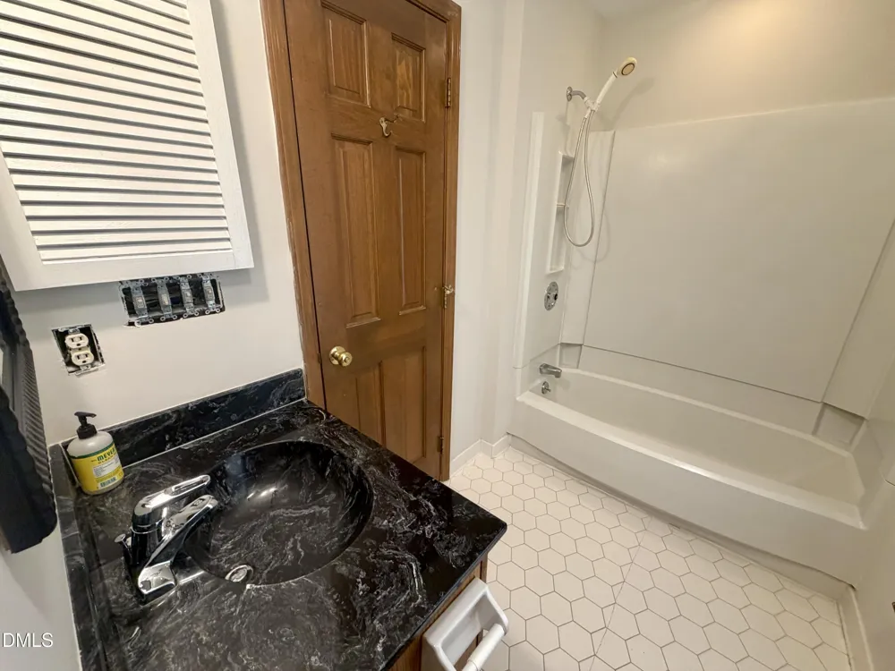 6 Burnwood Place Chapel Hill, NC 27517