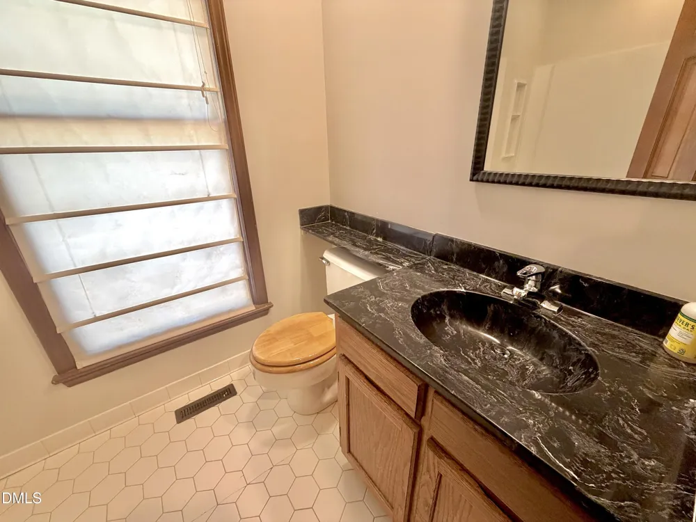 6 Burnwood Place Chapel Hill, NC 27517