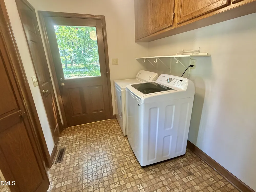 6 Burnwood Place Chapel Hill, NC 27517