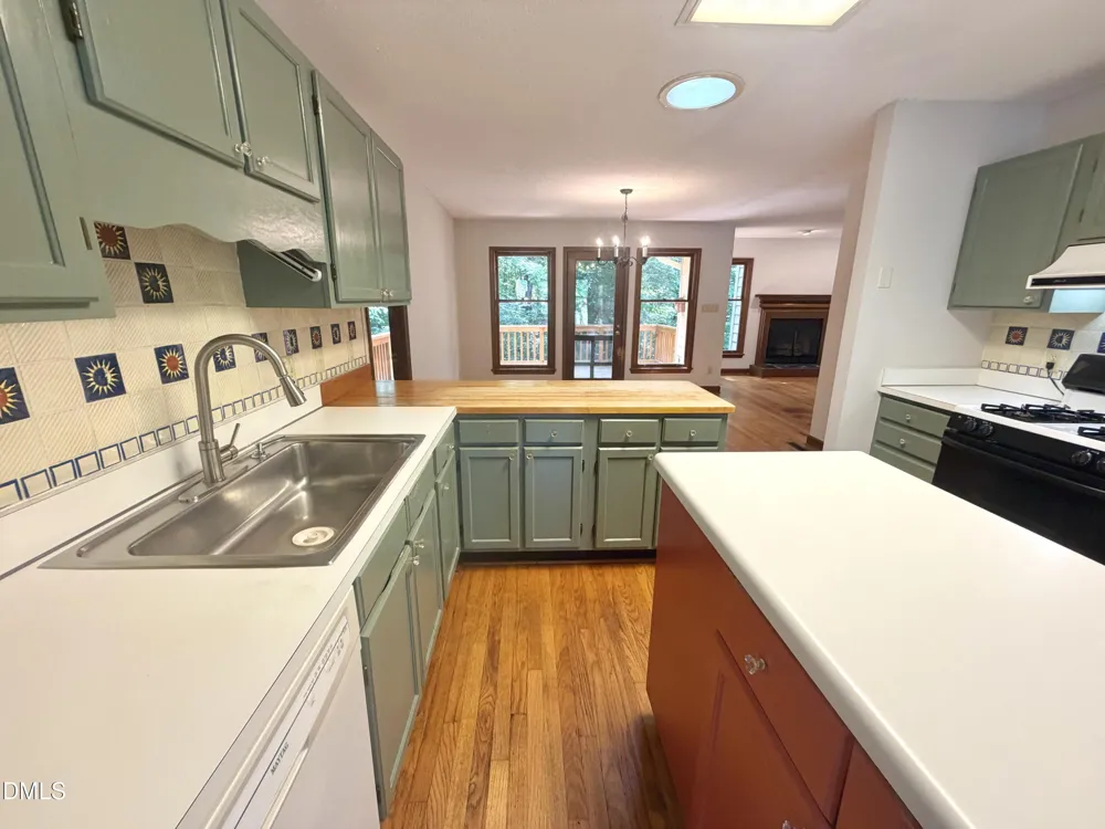 6 Burnwood Place Chapel Hill, NC 27517