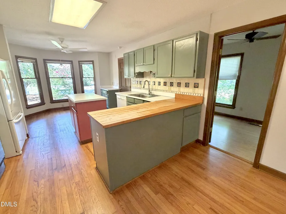 6 Burnwood Place Chapel Hill, NC 27517