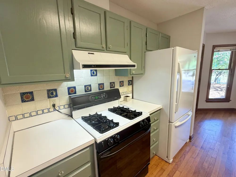 6 Burnwood Place Chapel Hill, NC 27517