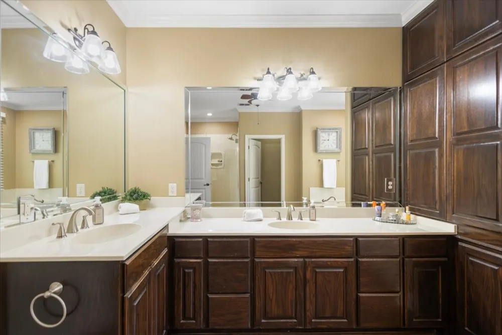 15610 Regian Drive Lindale, TX 75771