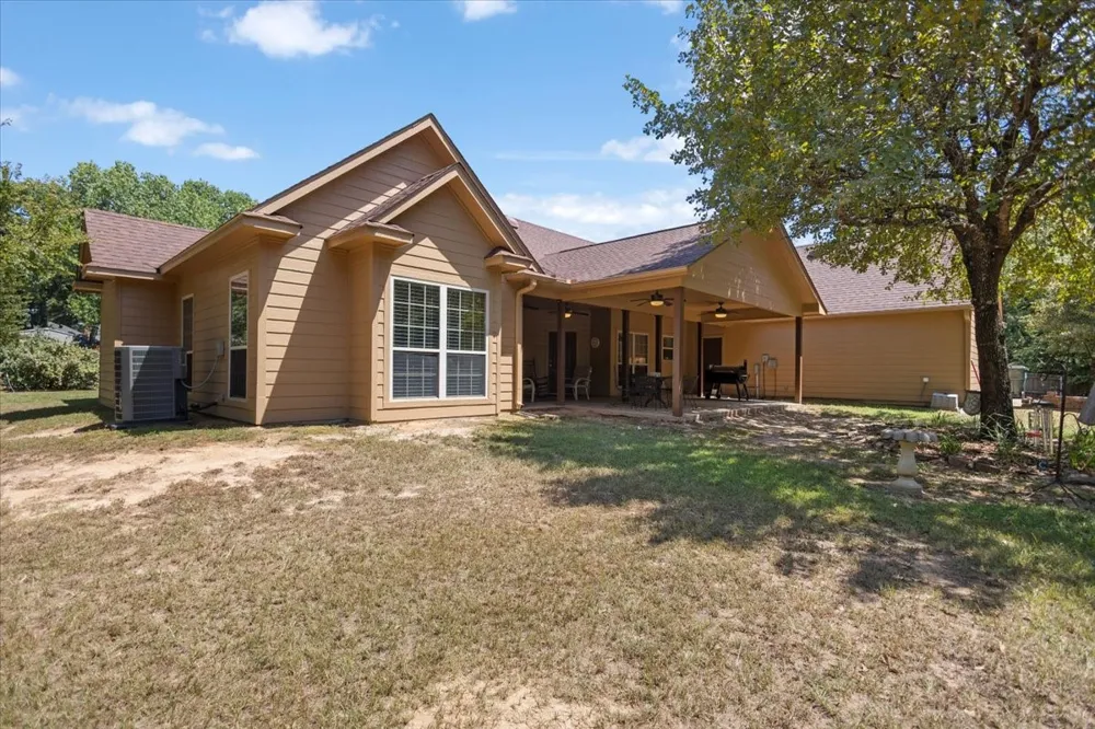 15610 Regian Drive Lindale, TX 75771