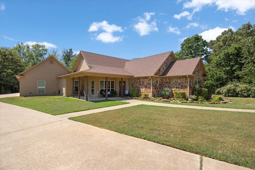 15610 Regian Drive Lindale, TX 75771