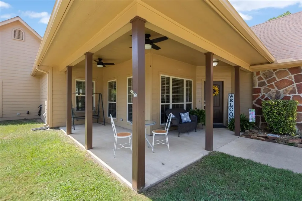 15610 Regian Drive Lindale, TX 75771