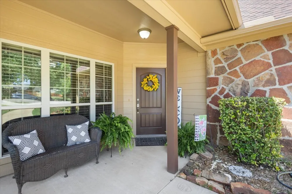 15610 Regian Drive Lindale, TX 75771
