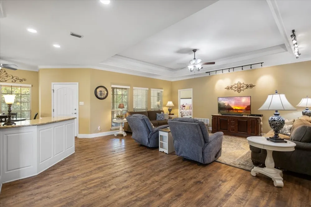 15610 Regian Drive Lindale, TX 75771