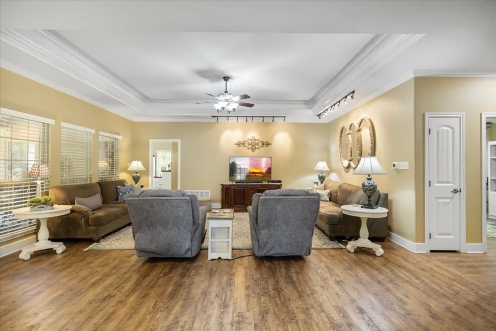 15610 Regian Drive Lindale, TX 75771