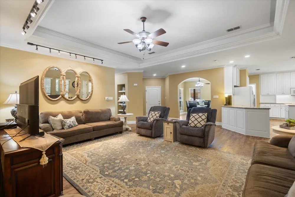 15610 Regian Drive Lindale, TX 75771