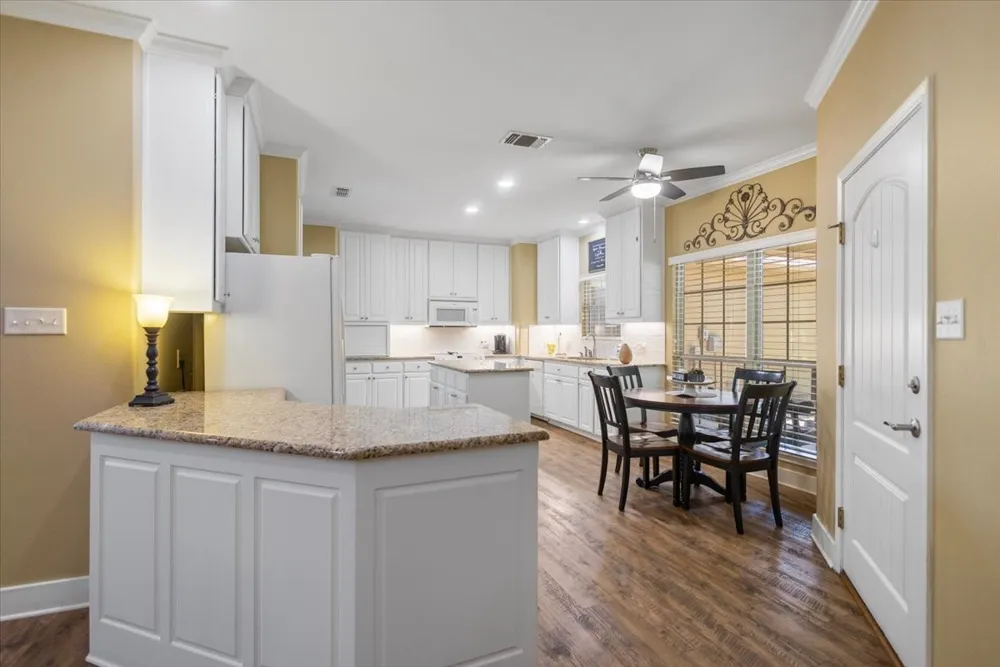 15610 Regian Drive Lindale, TX 75771