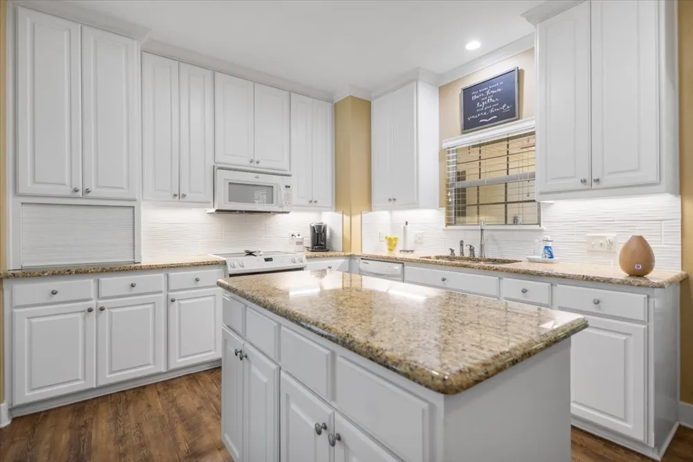 15610 Regian Drive Lindale, TX 75771